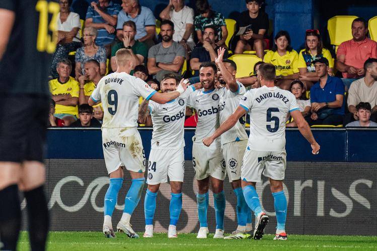 赫罗纳：“不忘初心，努力冲刺联赛冠军！”(巴塞罗那对赫罗纳)